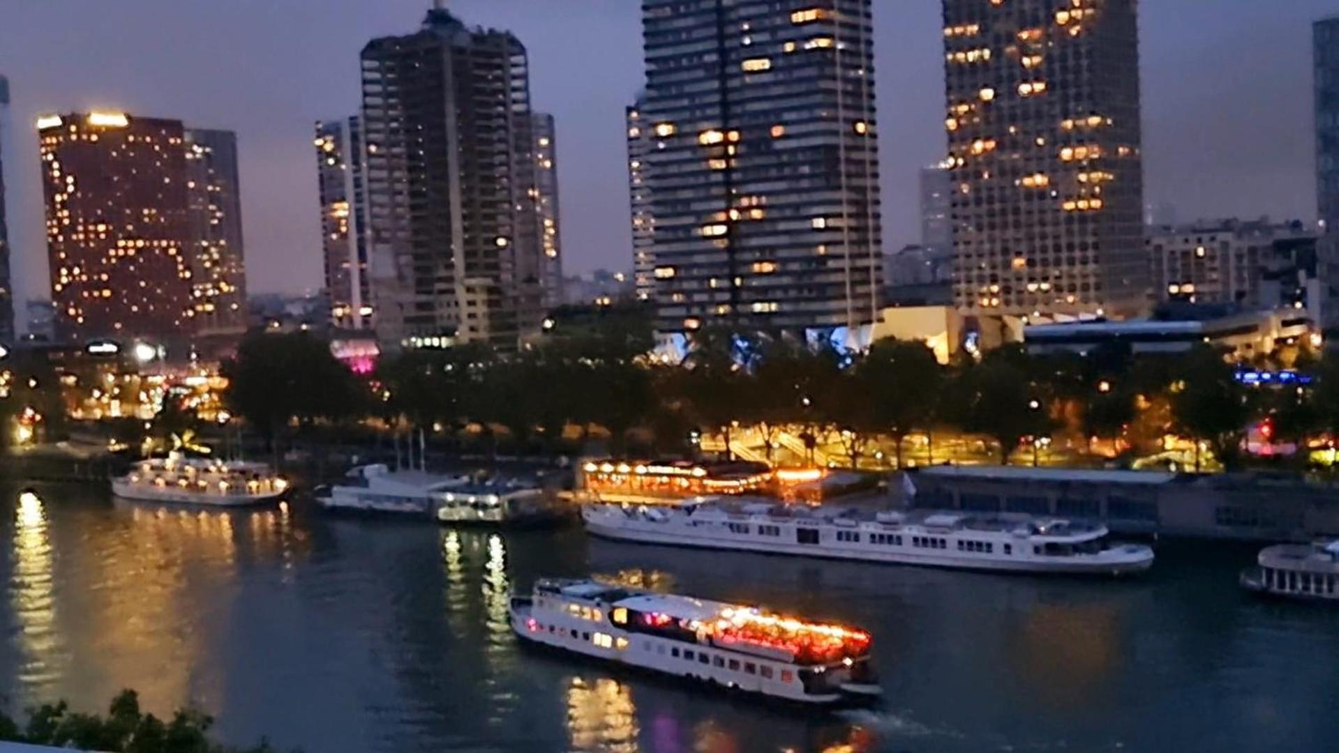 Appartement Vue Tour Eiffel Paris 16 Eme 外观 照片
